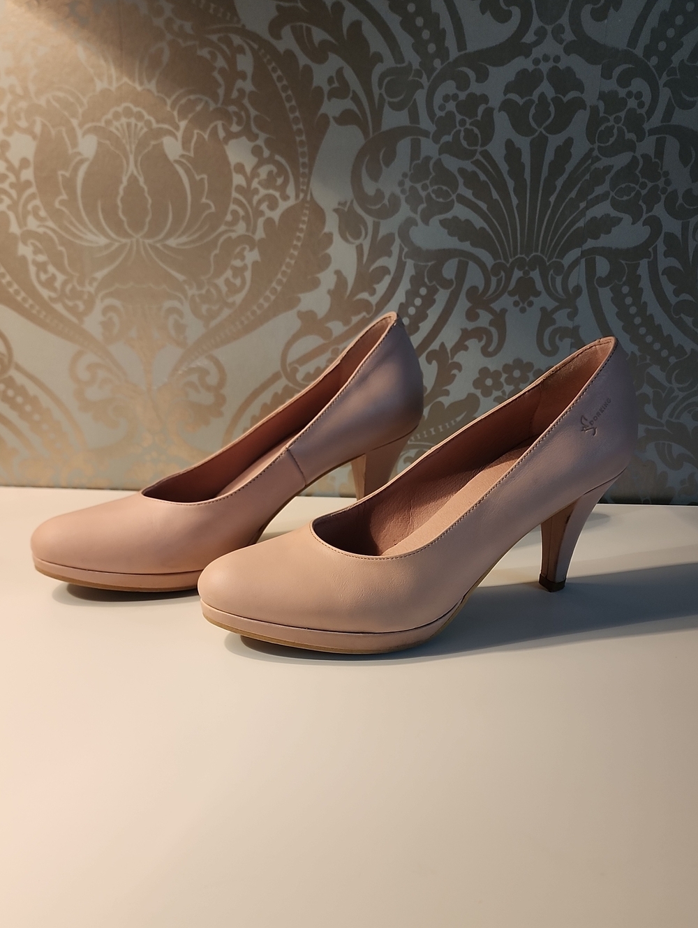 Women's Nude Leather Mid-Heel Pumps